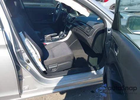 2013 Honda Accord Sport z USA, uszkodzony, nr VIN 1HGCR2F57DA061266